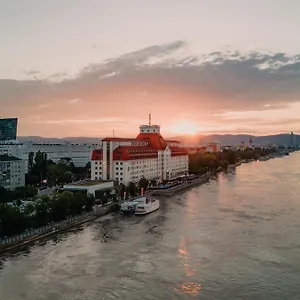 Hotel Hilton Waterfront, Vienne