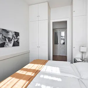 6 Vienna