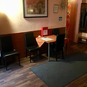 Hotel Madara, Wiedeń