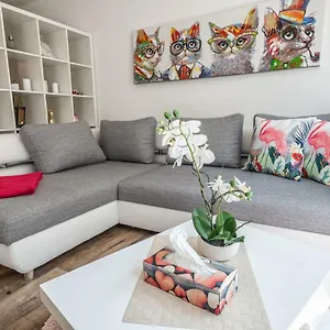 Moderne Souterrain-wohnung Apartment Anif